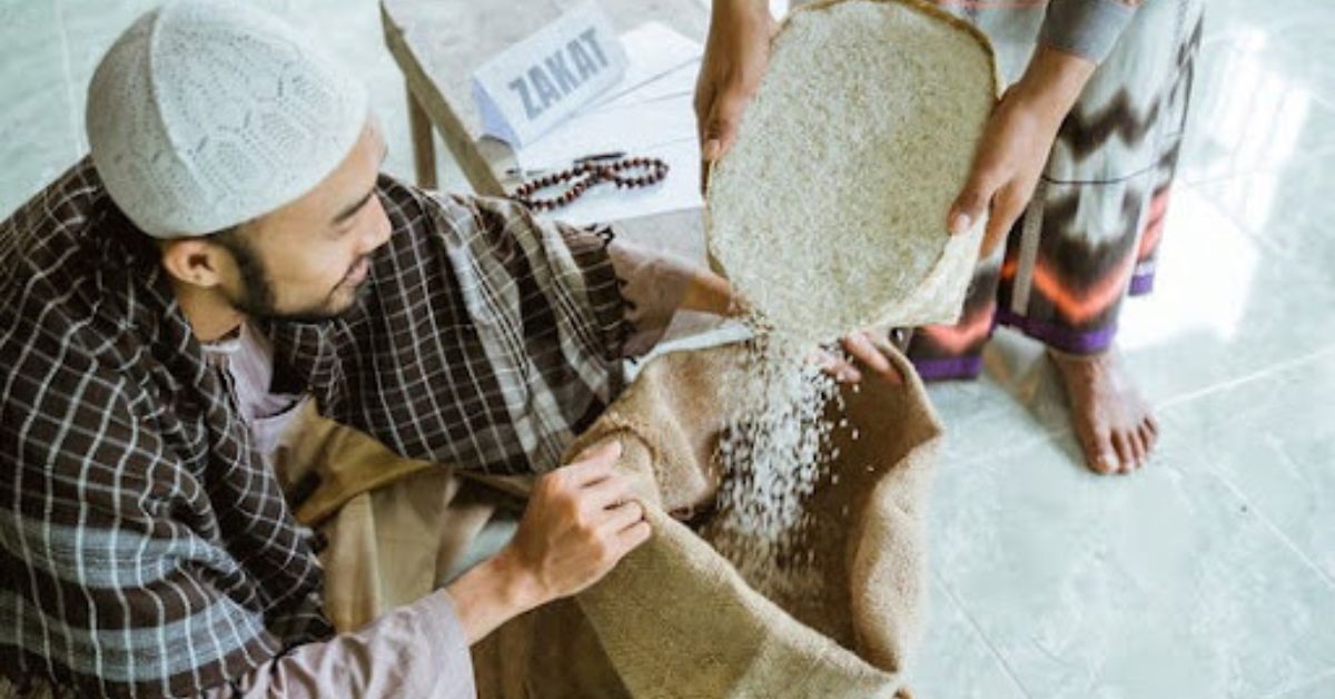 Zakat al-Fitr for GazTiming and Local Distribution Before Eid